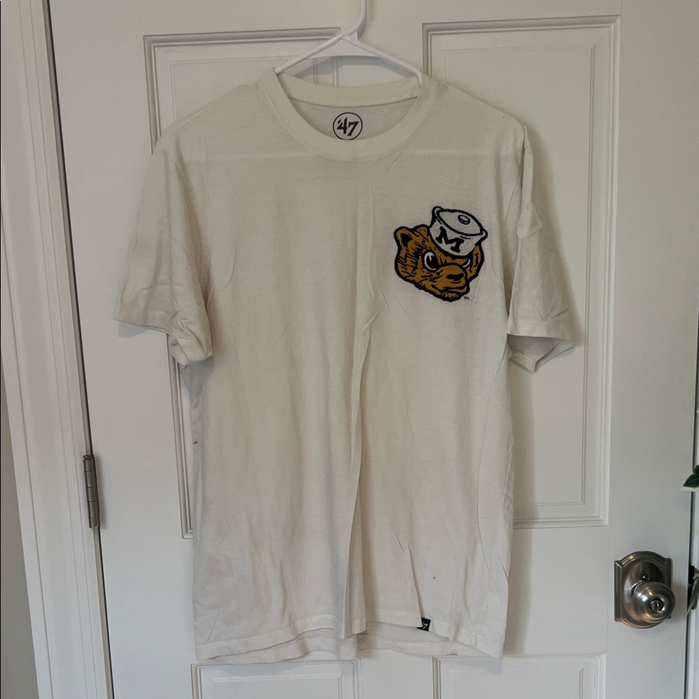 47 Cream T-Shirt with Bear Graphic